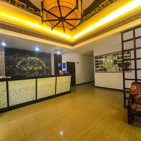 Fawlty Towers Hotel Yangshuo Exterior photo