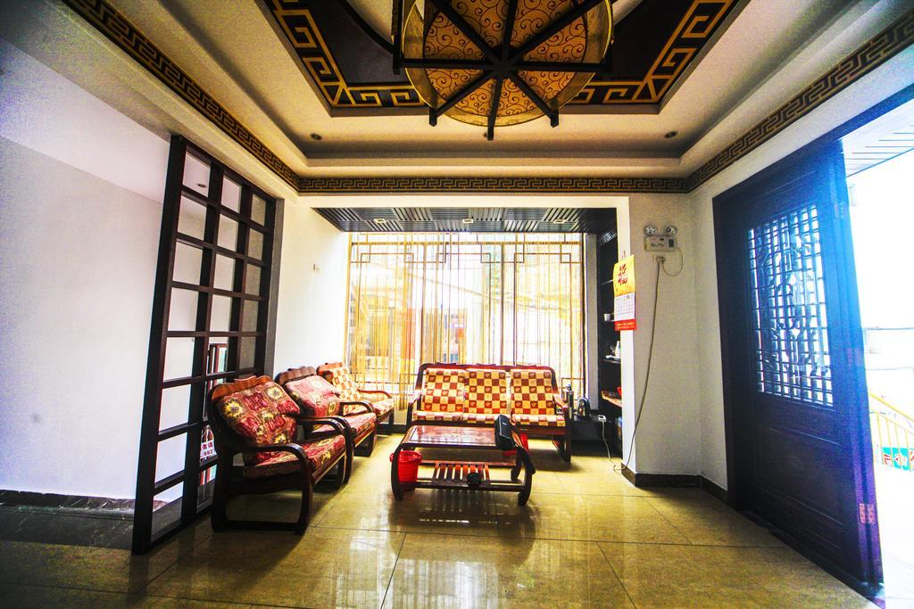 Fawlty Towers Hotel Yangshuo Exterior photo