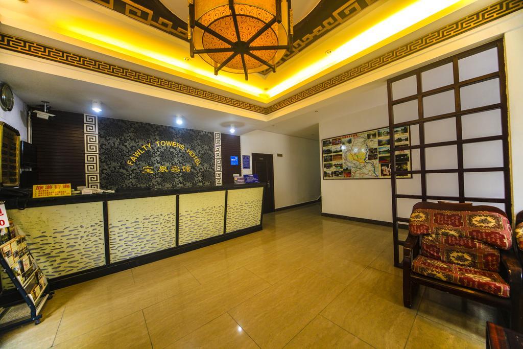Fawlty Towers Hotel Yangshuo Exterior photo